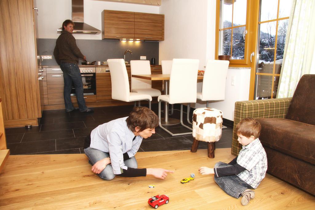 Familien-Bauernhof Neumoar Apartment Sankt Johann im Pongau Room photo